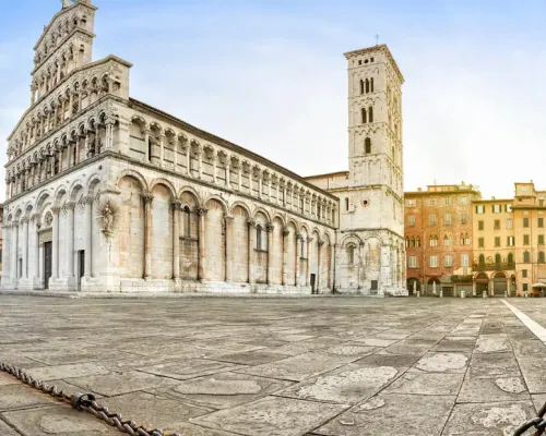 Pisa, Lucca and Tuscany Private Tour from Livorno